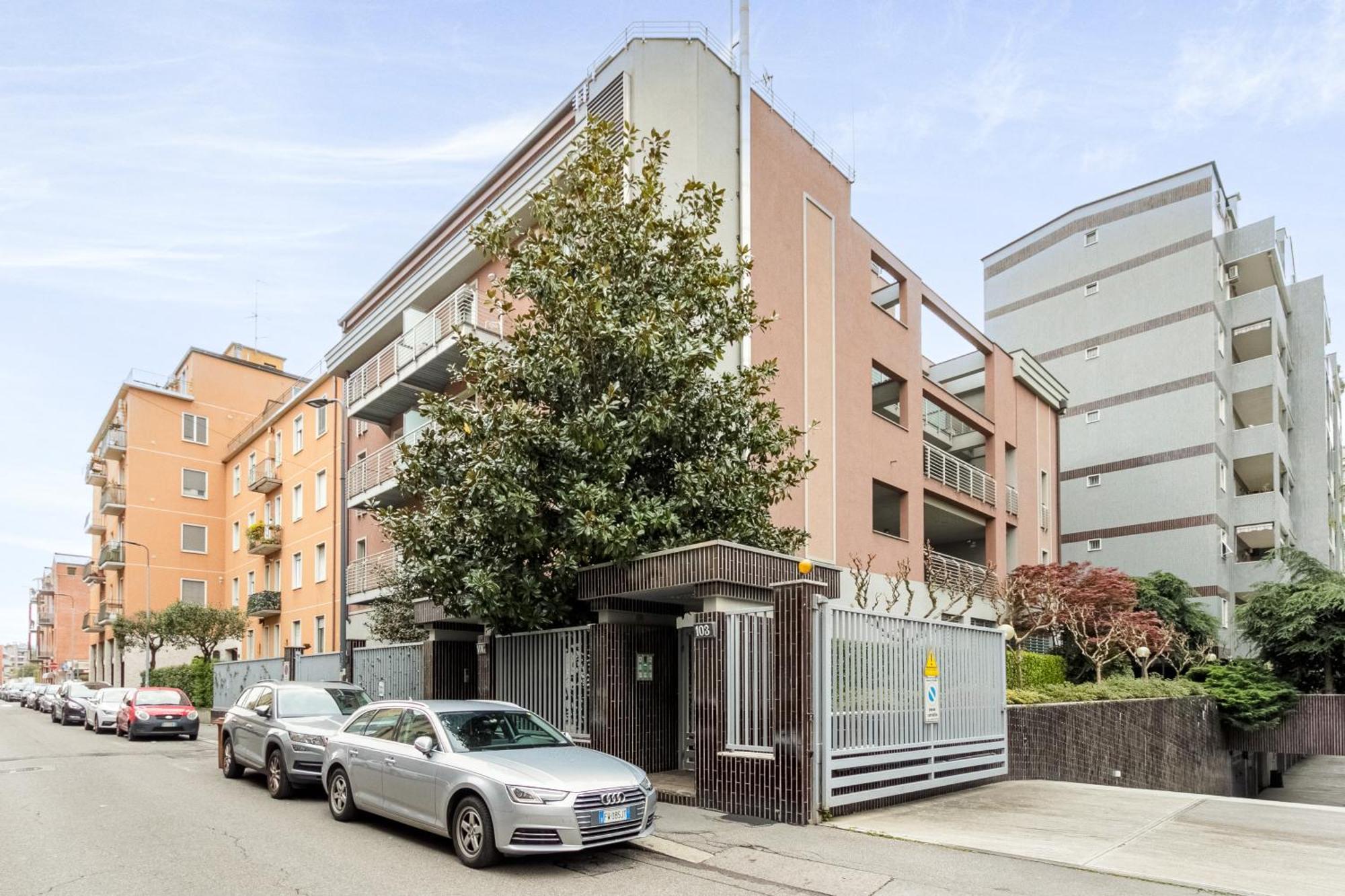 Rentopolis Apartments - Palazzo Candiani Milaan Buitenkant foto